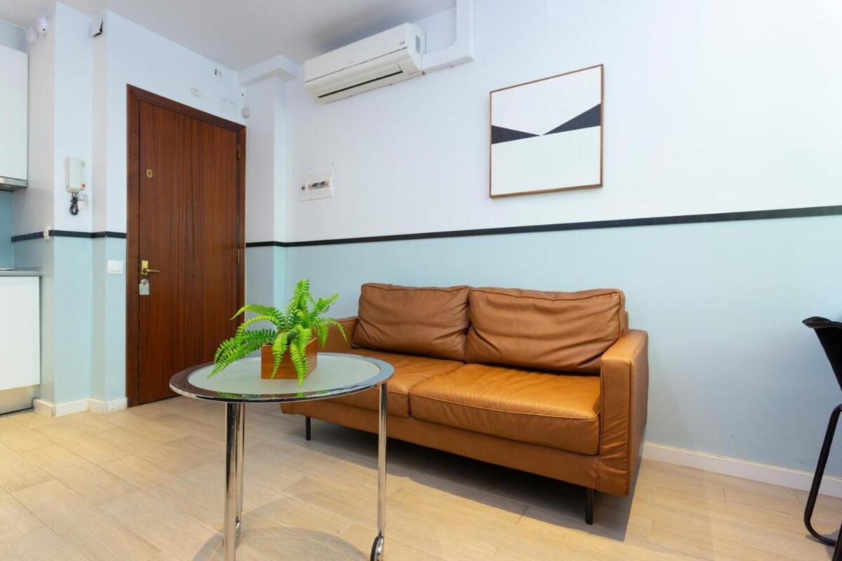 Precioso En Les Corts Apartament